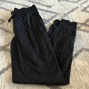 Lululemon Dance Studio Mid-Rise Jogger Black Size 4.